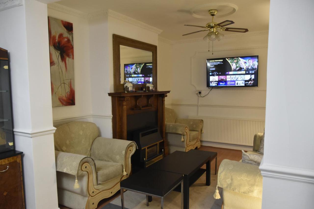 מלון לוטון Clarendon House מראה חיצוני תמונה