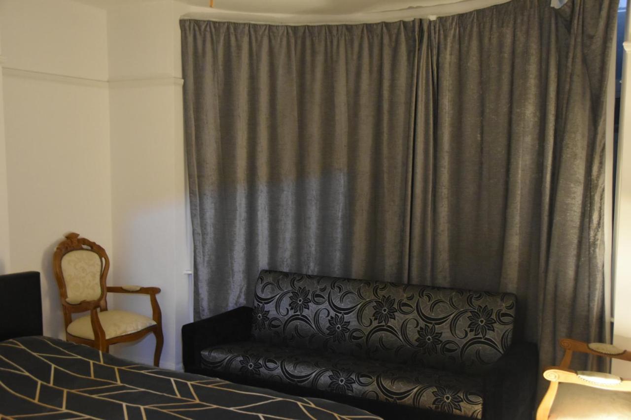 מלון לוטון Clarendon House מראה חיצוני תמונה